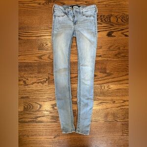 Hollister low rise jean leggings size- 00R W23 L28